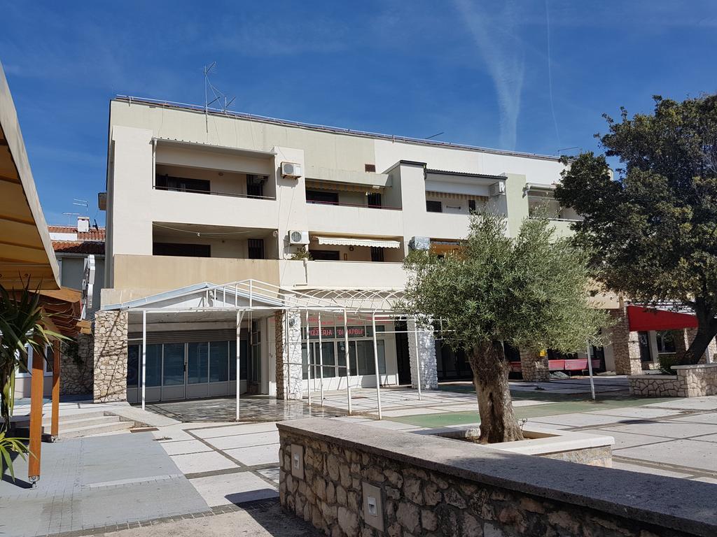 City Center Apartments Novalja Extérieur photo